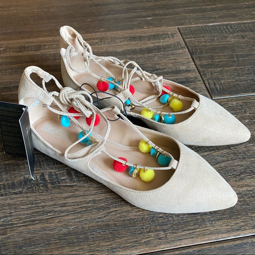 womens pointed toe flats biege size 7 NWT